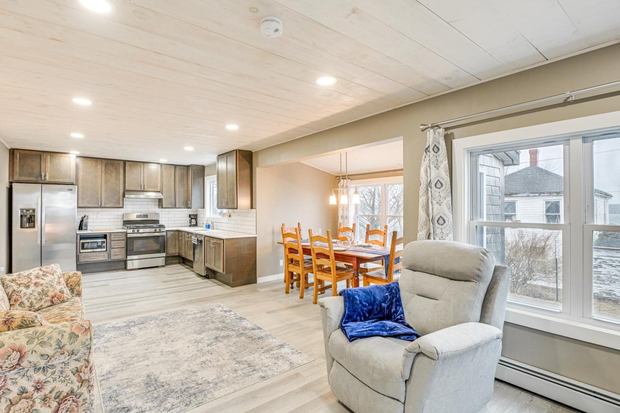 Cozy Maine Getaway Covered Deck, Walk To Beach! Lubec Exterior photo
